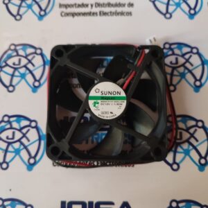 ME60151V1-000U-A99 - Ventilador Tubo axial 12 VCC Cuadrado - 60mm L x 60mm H Vapo-Bearing™ 25.2 ft3/min (0.706m³/min) 2 extremidades del hilo de Sunon Fans. Tipo de ventilador: Tubo axial