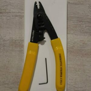 Las Pinza fibra óptica son herramientas diseñadas específicamente para manipular y trabajar con cables de fibra óptica de manera segura.