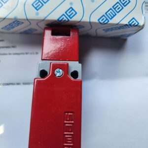 L51K23LUM321 FINAL DE CARRERA GMA DE USO 10000000 OPERACIONES MIN. VIDA ELÉCTRICA: 10000000 OPERACIONES MIN. OPERACIÓN DE TEMPERATURA: -5+40C. PROTECCIÓN L51 METAL BODY COMERCIALIZADO POR JOISA ELECTRONICS SAC