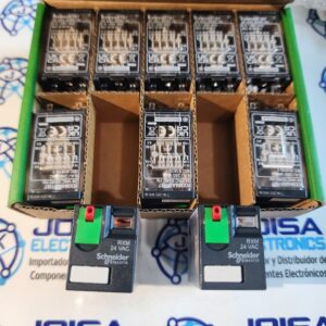 RXM4AB1B7 Los relés miniatura RXM son parte de los relés electromecánicos Harmony. Este es un relé de enchufe que se monta en una toma RXZE. Es un relé de 4 CA con clasificación de corriente de 6 A, tensión del circuito de control de 24 V CA 50/60 Hz. También ofrece un botón de prueba con bucle y un indicador mecánico para conocer el estado de los contactos y comercializado por joisa electronics sac
