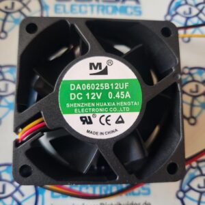 DA06025B12UF El ventilador AXIAL M-FAN de 60×60×25 mm DC DA06025B12UA ofrece una excelente relación calidad-precio, rodamientos de bolas duraderos y una geometría de impulsor moderna para un alto rendimiento COMERCIALIZADO POR JOISA ELECTRONICS SAC LIMA PERU