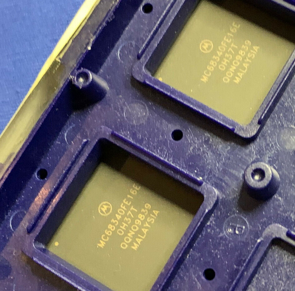 MC68340FE MC68340FE circuito integrado Cuenta con un controlador DMA de 8 canales, un temporizador de 16 bits con acumulador de pulsos, un controlador de interrupciones programable y una MMU para la gestión de memoria virtual y se distribuye en Joisa Electronics sac provEedor LIMA PERU MC68340FE circuito integrado Cuenta con un controlador DMA de 8 canales, un temporizador de 16 bits con acumulador de pulsos, un controlador de interrupciones programable y una MMU para la gestión de memoria virtual y se distribuye en Joisa Electronics sac provEedor LIMA PERU