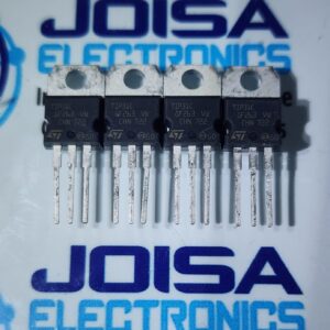 TIP31C El TIP31C es un transistor de potencia NPN con tecnología de isla base en paquete de plástico TO-220 con mejores rendimientos que el estándar de la industria DISTRIBUCION EN JOISA ELECTRONICS SAC PROVEEDOR LIMA PERU
