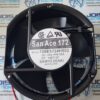 109E5724H502 109E5724H502 El 109E5724H502 de Sanyo Denki es un ventilador axial de CC de alto rendimiento (172x150x51mm) que funciona a 24V CC. Diseñado para enfriamiento industrial, cuenta con rodamientos de bolas, un marco sin nervaduras (ribless) y ofrece un alto flujo de aire, adecuado para aplicaciones de disipación de calor Y DISTRIBUIDO POR PROVEEDOR JOISA ELECTRONICS SAC LIMA PERU