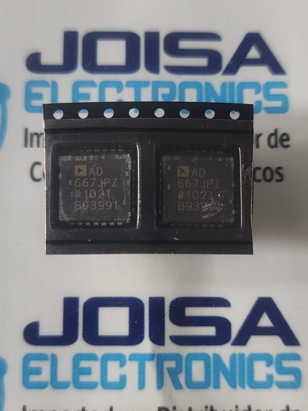 AD667JPZ AD667JPZ es un circuito integrado de conversor digital a analógico (DAC) de 12 bits con salida de voltaje, fabricado por la empresa Analog Devices Inc.. Este componente resalta por incluir en un solo chip una referencia de voltaje integrada muy estable y un búfer de entrada de doble pestillo (double-buffered input latch) Y SE COMERCIALIZA EN JOISA ELECTRONICS SAC PROVEEDOR LIMA PERU