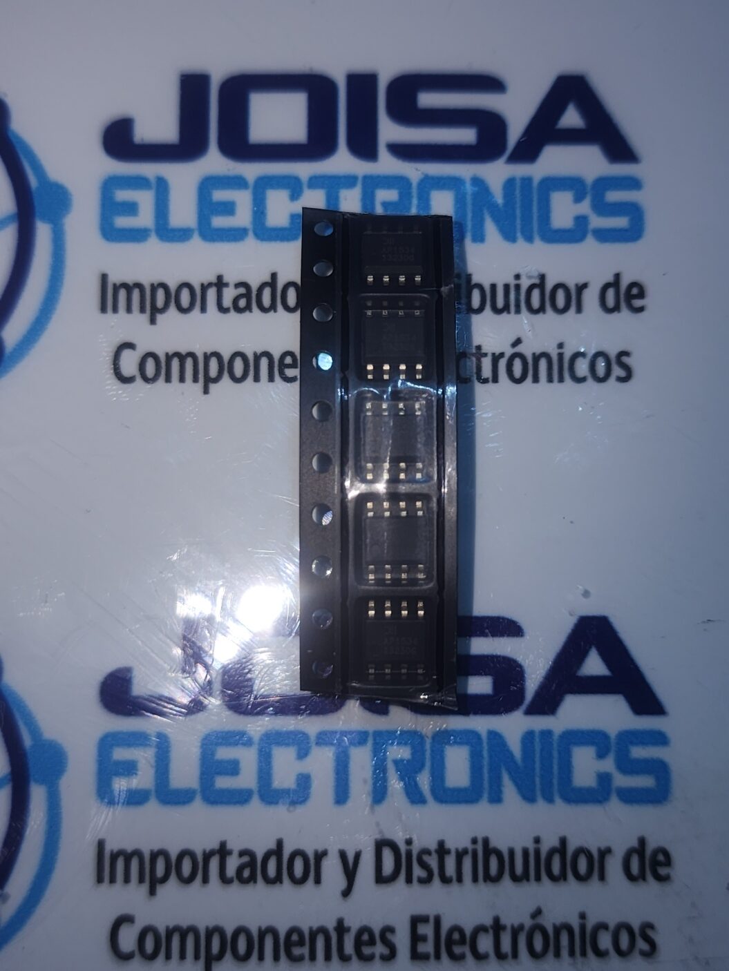 AP1534 El AP1534 es un circuito integrado regulador de voltaje reductor (Step-Down / Buck) fabricado por Diodes Incorporated. Este componente utiliza un sistema de control por modulación de ancho de pulsos (PWM) para convertir un voltaje alto a uno menor de forma altamente eficiente Y SE COMERCIALIZA EN JOISA ELECTRONICS SAC PROVEEDOR LIMA PERU