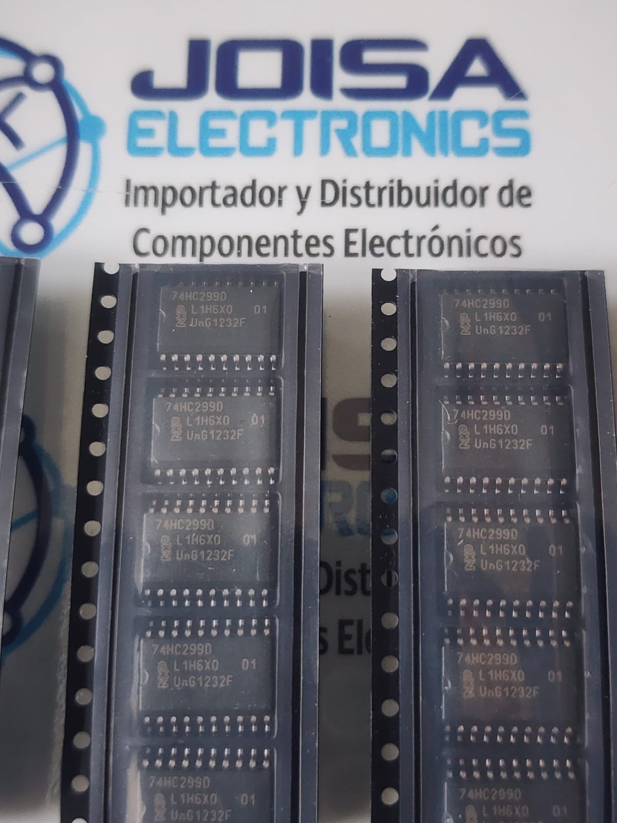74HC299D 74HC299D El 74HC299D es unRegistro de desplazamiento universal de 8 bits de alta velocidad basado en CMOS con salidas de 3 estados.Fabricado en un encapsulado SO20 (de montaje superficial) . Incorpora ocho biestables tipo D activados por flanco y una lógica de control integral que permite el desplazamiento bidireccional y las operaciones en paralelo y se comercializa en JOISA ELECTRONICS SAC PROVEEDOR LIMA PERU