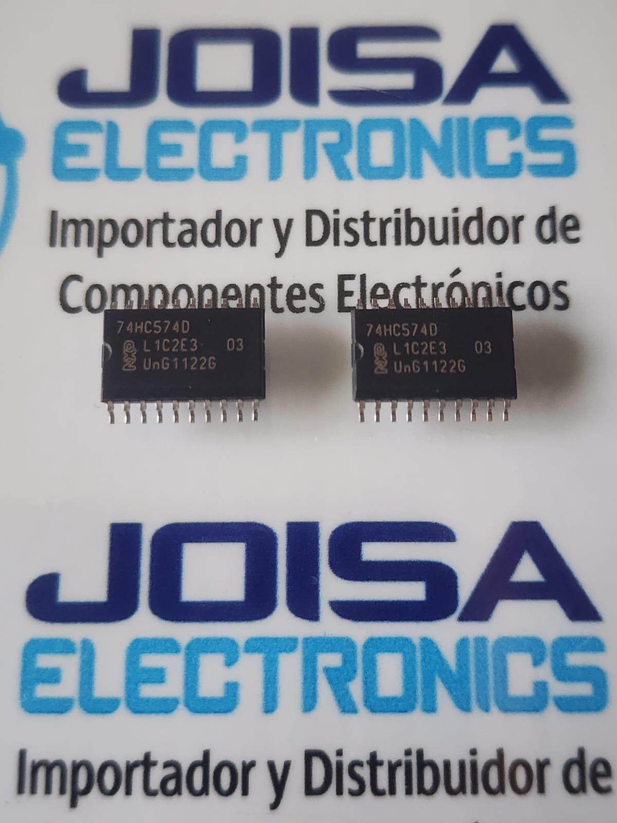 74HC574D 74HC574D nisqaqa huk high-speed CMOS 8-bit edge-triggered D-type flip-flop integrated circuit (IC) mi , non-inverting 3-state outputs kapuyniyuq, payqa SOIC-20 (Small Outline Integrated Circuit) t'asra patachasqapim hamun. . . . A menudo se utiliza como búfer de memoria para microprocesadores, en redes (buses) o como registros de escritura y se comercializa en JOISA ELECTRONICS SAC PROVEEDOR LIMA PERU