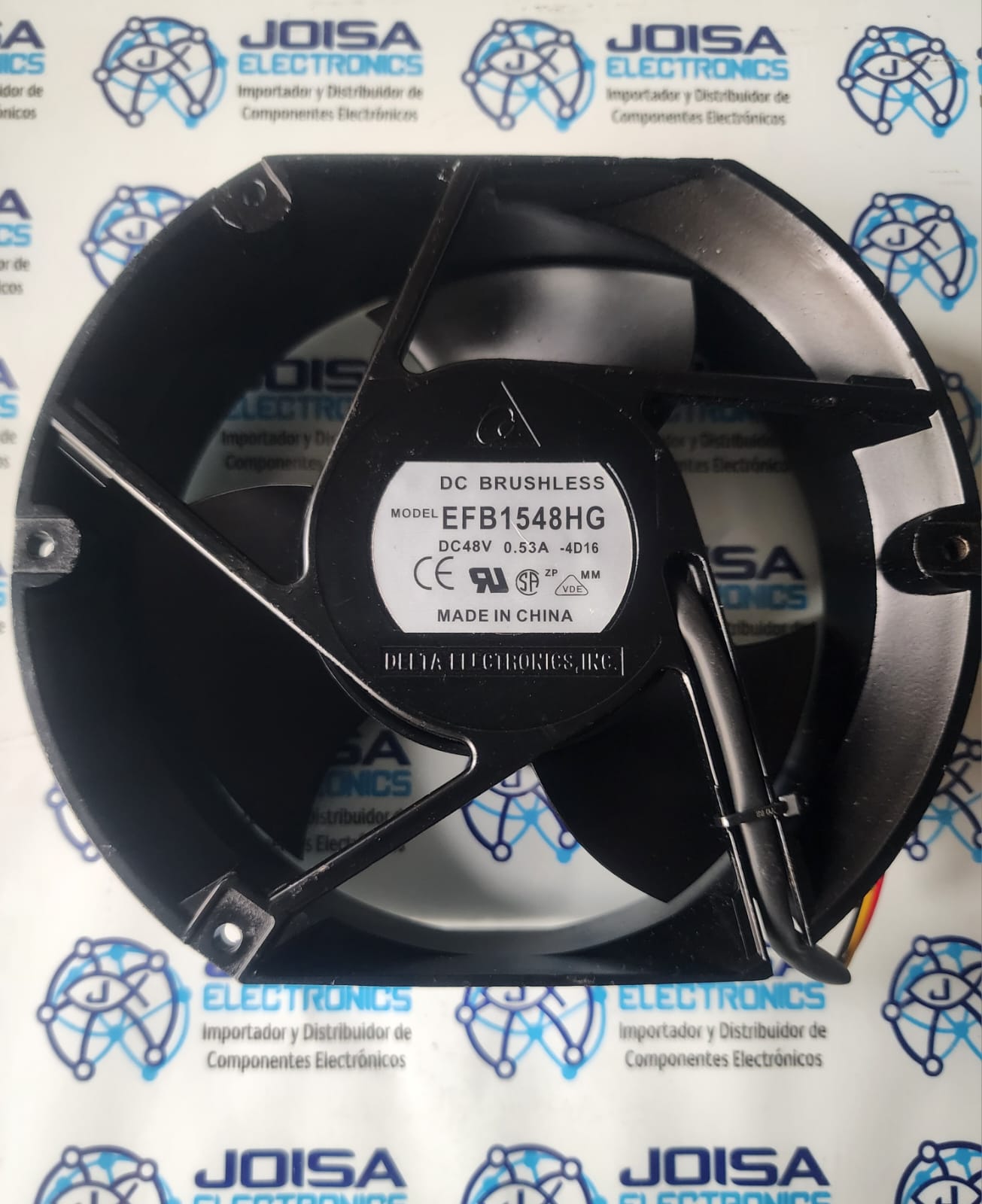 EFB1548HG El Delta Electronics EFB1548HG es un ventilador industrial de tipo tuboaxial de alto rendimiento, diseñado principalmente para sistemas de enfriamiento que requieren un gran flujo de aire y alta presión estática Y SE COMERCIALIZA EN JOISA ELECTRONICS SAC PROVEEDOR LIMA PERU