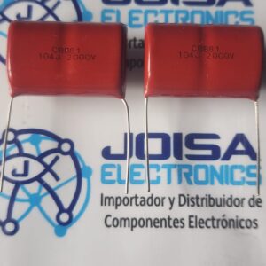 104J2000V Este artículo presenta un producto electrónico llamado condensador de película (capacitor) tiene una resolución de 0,1 microfaradios (μF) o 100 nanofaradios (nF) .104 : La capacitancia del condensador. Esto debe agregar 4 huecos (ceros) al número 10 en pF (picofaradios), por lo que debería significar 100,000 pF . Convirtiéndolo a 0.1 μF o 100 nF .J : Esto es lo que se llama tolerancia , que es ±5% más o menos de potencia que puede tener.2000V : Esta es la capacidad de voltaje; puede almacenar hasta 2000 voltios (o 2 kV) de potencia y se comercializa en JOISA ELECTRONICS SAC PROVEEDOR LIMA PERU