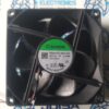 GF92251B1-000U-AC9 El GF92251B1-000U-AC9 es un ventilador axial de corriente continua (CC/DC) de alto rendimiento fabricado por la marca Sunon. Este componente está diseñado para aplicaciones industriales y de refrigeración de equipos informáticos o electrónicos que requieren un flujo de aire constante y protección ambiental.Especificaciones técnicas principalesDimensiones: 92 mm x 92 mm con un espesor de 25 mm.Voltaje nominal: 12 V DC.Velocidad de rotación: 4500 RPM (±10%).Flujo de aire (Caudal): 75 CFM o aproximadamente 126,75 m³/h. y se comercializa en JOISA ELECTRONICS SAC PROVEEDOR LIMA PERU