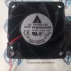 PFB0624SHE El PFB0624SHE es un ventilador axial de corriente continua fabricado por Delta Electronics, diseñado principalmente para aplicaciones industriales, servidores e inversores debido a su alta presión estática y rendimiento de enfriamiento. 60X60X38MM 24VDC y se comerciliza en JOISA ELECTRONICS SAC PROVEEDOR LIMA PERU