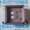 PLCC68 zócalo PLCC68 (Plastic Leaded Chip Carrier) esun conector electrónico especializado y estandarizado diseñado para alojar e interconectar un circuito integrado (CI) de 68 pines.Estos zócalos se utilizan habitualmente en informática retro, adaptadores de programación y sistemas embebidos antiguos para permitir la sustitución o actualización sencilla de chips sin necesidad de soldarlos directamente .y se comercializa en JOISA ELECTRONICS SAC PROVEEDOR LIMA PERU