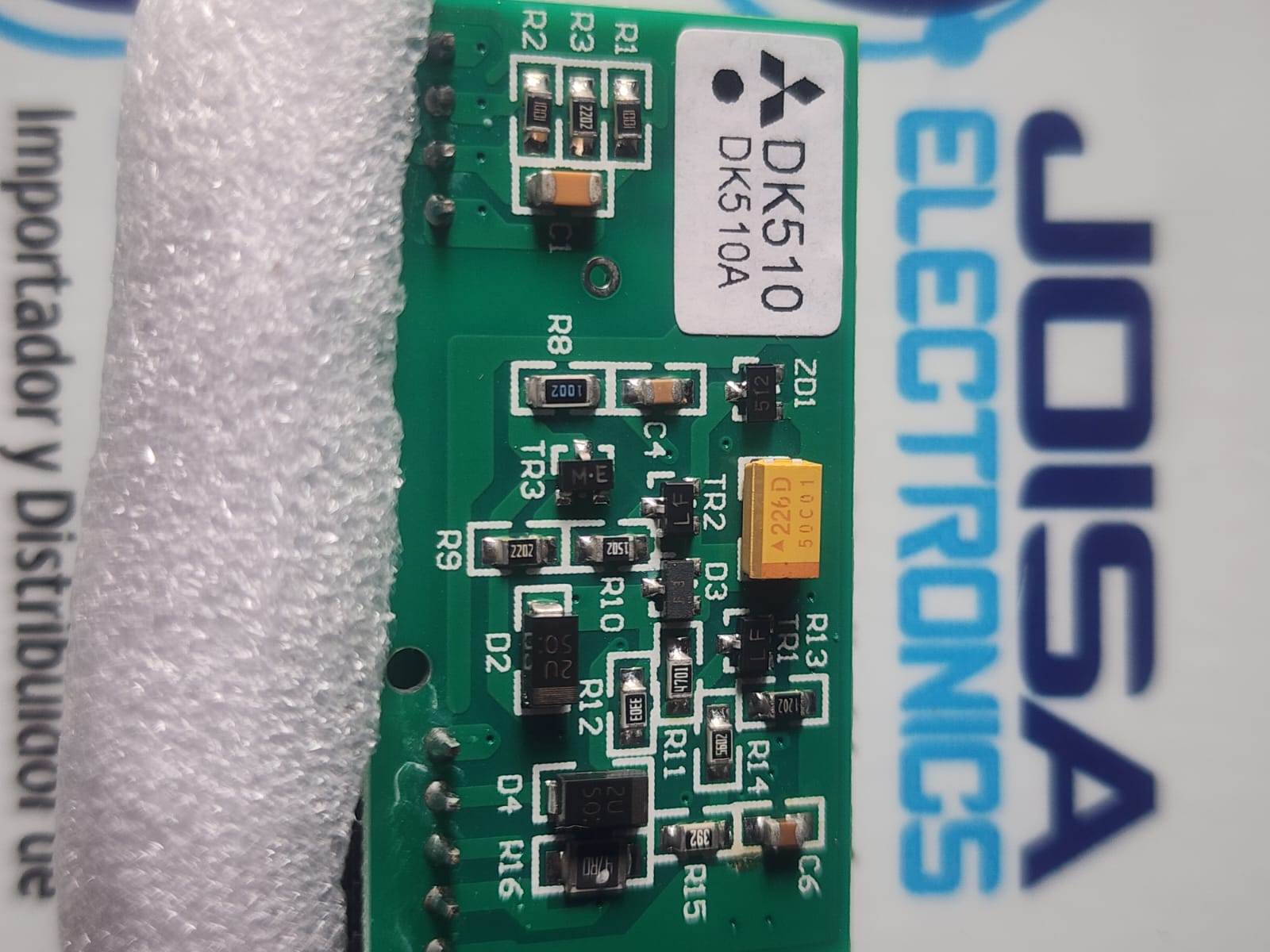 DK-510A El término DK510A (asociado frecuentemente al código de pieza BN634B836G51) se refiere principalmente a un componente electrónico híbrido (IC/Módulo PCB) fabricado por Mitsubishi Electric. A continuación se detallan sus características y usos principales: ⚙️ Función Principal y Aplicación • Uso en Servomotores y CNC: Es una tarjeta de circuito integrado híbrido utilizada en los sistemas de control numérico computarizado (CNC) y sistemas de automatización industrial de Mitsubishi Meldas. y se comercializa en JOISA ELECTRONICS SAC PROVEEDOR LIMA PERU