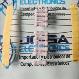 MOSX2CT52RR200F El MOSX2CT52RR200F es una resistencia de película de óxido metálico de KOA Speer Electronics (KOA Speer) . Se presenta en formato axial de orificio pasante con un recubrimiento ignífugo para mayor protección. Estas son las especificaciones técnicas más comunes: • Hark'akuy (Resistencia): 200 mOhms (0,2 Ohms). • Tolerancia: ±1%. • Potencia (Potencia nominal): 2 vatios (2W). • Estilo de montaje: Through Hole / Axial. • Temperatura máxima de funcionamiento: +200°C. y se comercializa en JOISA ELECTRONICS SAC PROVEEDOR LIMA PERU
