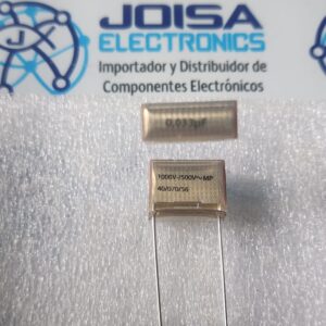 PME261JB5330KR30 El PME261JB5330KR30 es un condensador de película de papel metalizado ,KEMET(Grupo YAGEO) fabricado, montado en una sección separada y optimizado para pulsos en CC y bajas frecuencias alternas (CA). Las siguientes son las propiedades asignadas al nombre distintivo: ⚙️ Especificaciones técnicas • Capacitancia: 0.033 µF (icha 33 nF / code 333). • Tolerancia: ±10%. • Voltaje Nominal: 500 VAC (Corriente Alterna) / 1000 VDC (1 kV Corriente Continua). • Dieléctrico: Papel metalizado (Metallized Paper), con excelente durabilidad a largo plazo y propiedades de autorregeneración. y se comercializa en JOISA ELECTRONICS SAC PROVEEDOR LIMA PERU
