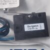 V3SYR1 V3SYR1 (o V3SYR1-UL)es una marca de Saia-Burgess (Burgess Controls)microinterruptor en miniatura(microinterruptor de acción rápida) electrónica. Este microinterruptor está diseñado para funcionamiento impermeable (IP67).Falda-Burgess. ⚙️ Especificaciones del producto • Palanca: Roller lever (palanca de rodillo). • Protección: IP67 (polvo y resistente al agua). • Kuyuynin (Circuito): SPDT (Single Pole Double Throw). • Potencia nominal: 5A / 250V CA. • Conexión: Precableada (cable de 50 cm). Y SE COMERCIALIZA EN JOISA ELECTRONICS SAC PROVEEDOR LIMA PERU
